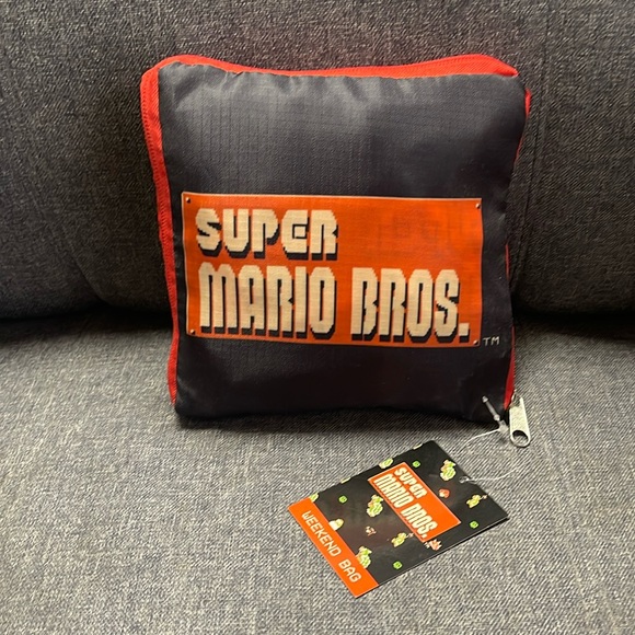 Culture Fly Nintendo Super Mario Foldable Weekend Bag - Picture 2 of 6